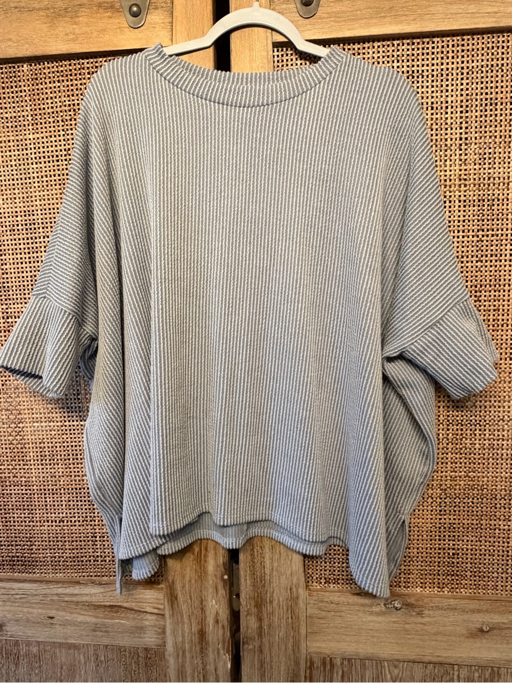 Oversized Light Blue Ribbed Women’s Top by Discount Divas sz Medium